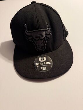 Chicago Bulls Black Ultra Game Flat Brim Cap